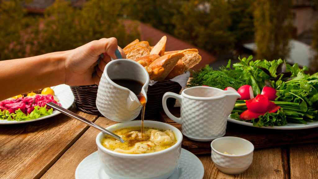 menikmati Royal Village Breakfast di Cumalıkızık jauh dari keramaian turis di private trip turki triplelines