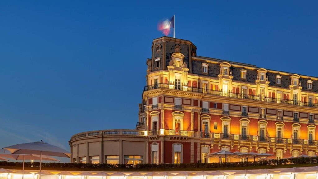 hotel du palais biarritz p027 swimming pool.4x3